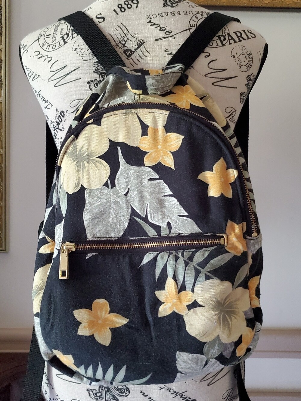 Urban Outfitters Beyond Retro Danni Mini Dome Backpack Hawaiian Hibiscus OOAK